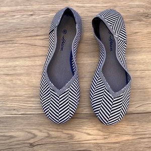 Machine washable black and white flats women’s size 10